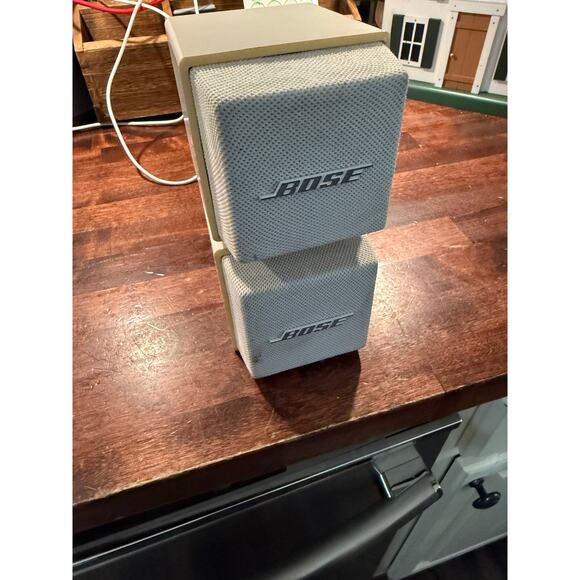 Bose AM5 Acoustimass Swiveling Cube Speaker – White - tested and works - Picture 3 of 9